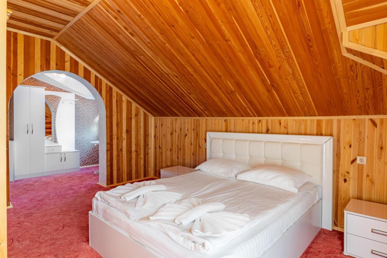 Zeleniy Bir Hotel Bukovel Eksteriør billede