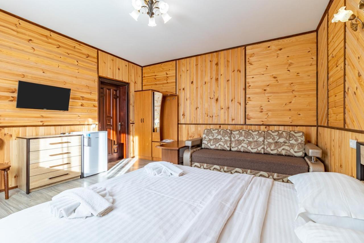 Zeleniy Bir Hotel Bukovel Eksteriør billede