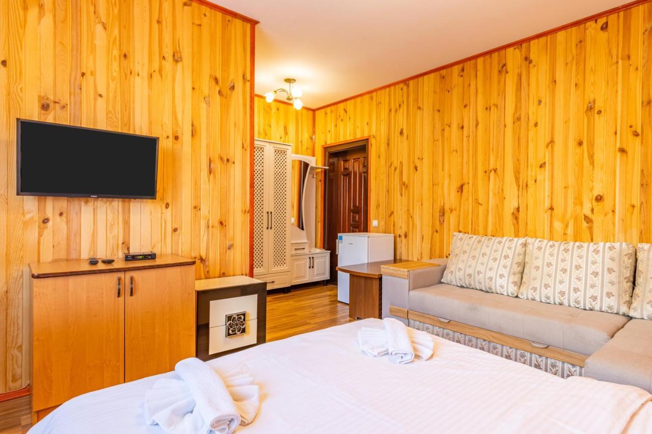 Zeleniy Bir Hotel Bukovel Eksteriør billede