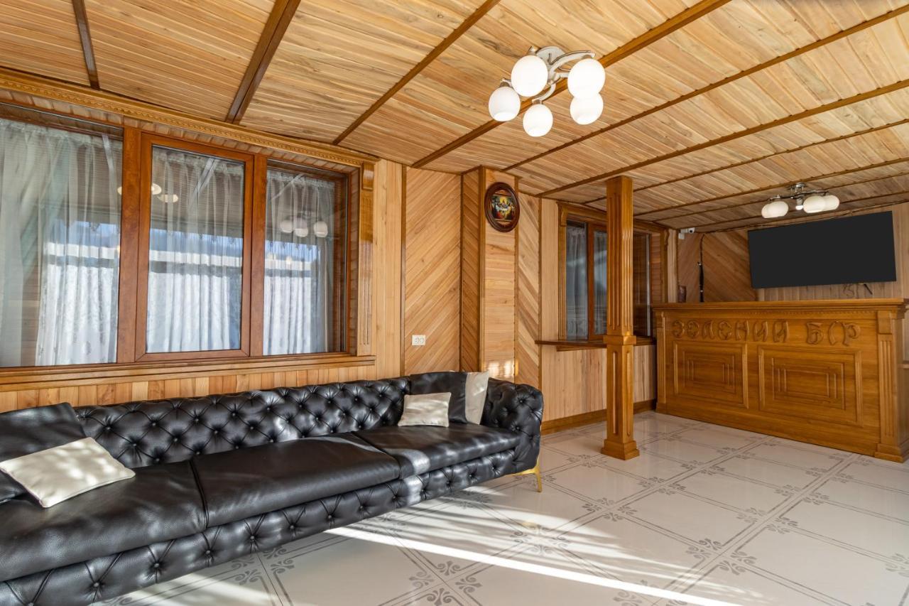 Zeleniy Bir Hotel Bukovel Eksteriør billede