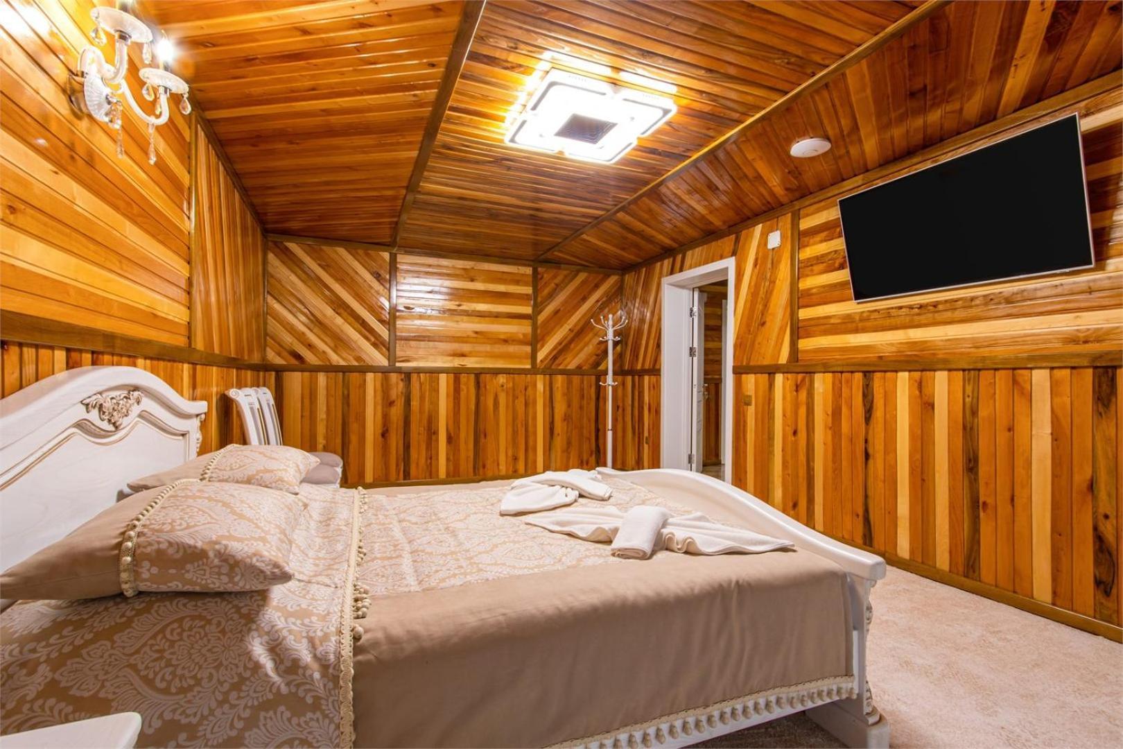 Zeleniy Bir Hotel Bukovel Eksteriør billede